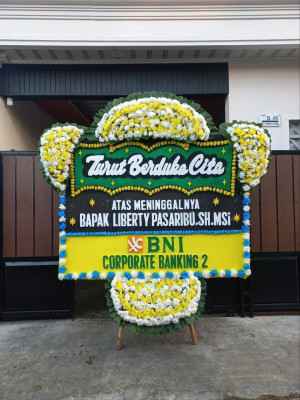 Papan Bunga Duka di Teluk Bayur