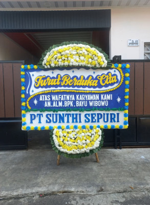 Papan Bunga Duka di Teluk Bayur