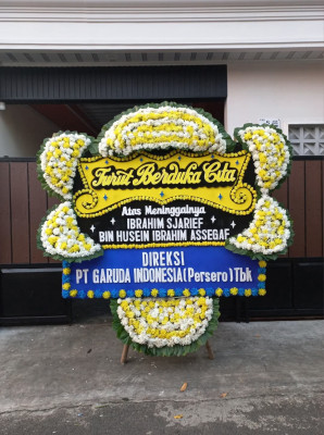 Papan Bunga Duka di Teluk Bayur
